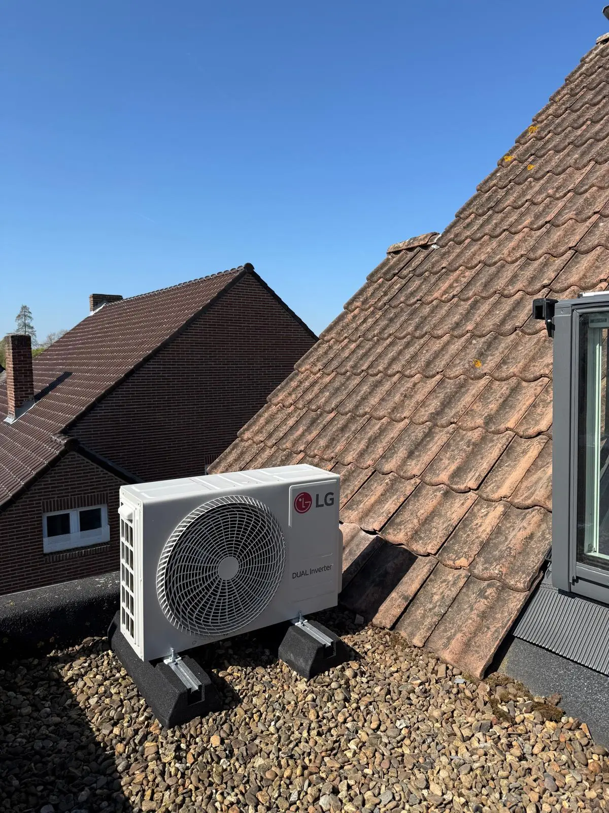 LG buitenunit plat dak installatie Limburg