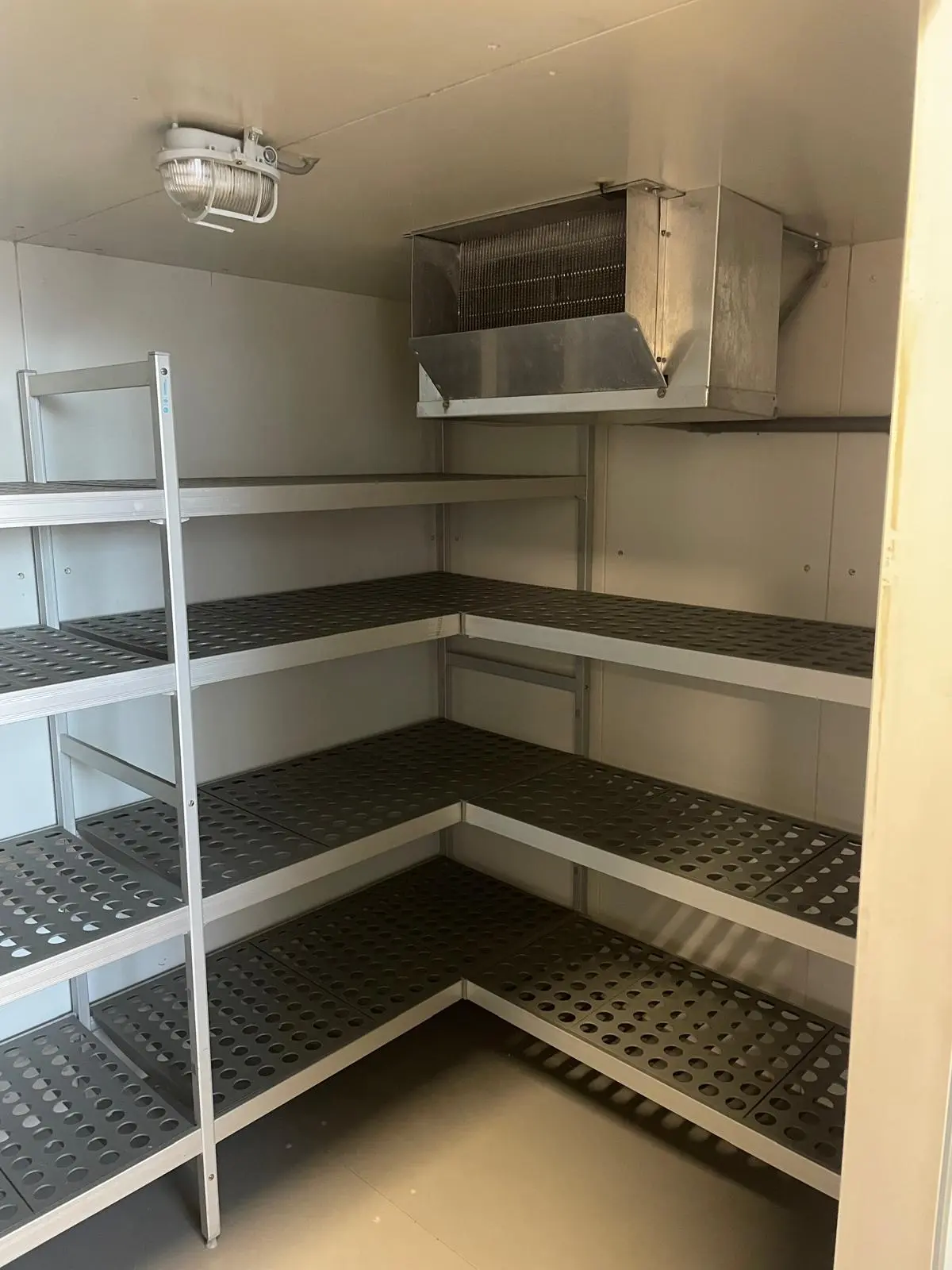 Vriescel interieur koeling horeca Limburg