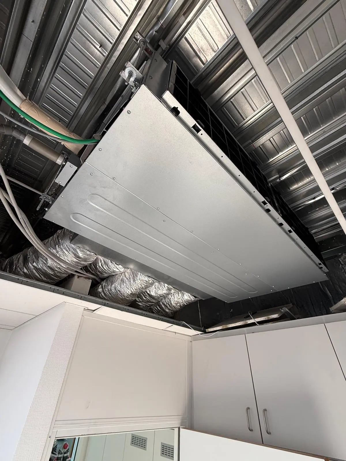 Industriele koelplaat plafond koelinstallatie Limburg